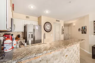 Photo #5: 6298172 Listing