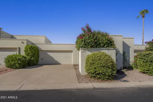 MLS: 6298468 Condo For Sale