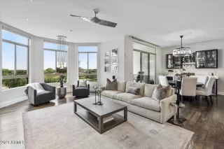 Photo #4: 6298835 Listing