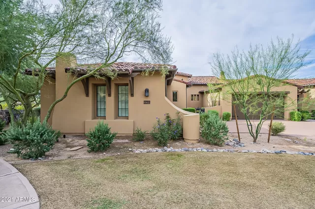 MLS: 6298952 Condo For Sale