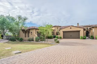 Photo #1: 6298952 Listing