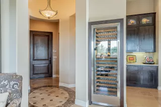 Photo #6: 6298952 Listing