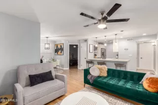 Photo #2: 6299028 Listing 