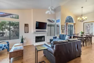 Photo #4: 6299108 Listing