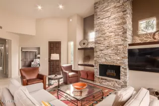 Photo #3: 6299173 Listing