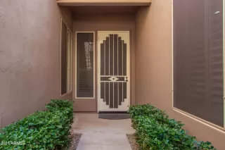 Photo #5: 6300000 Listing 