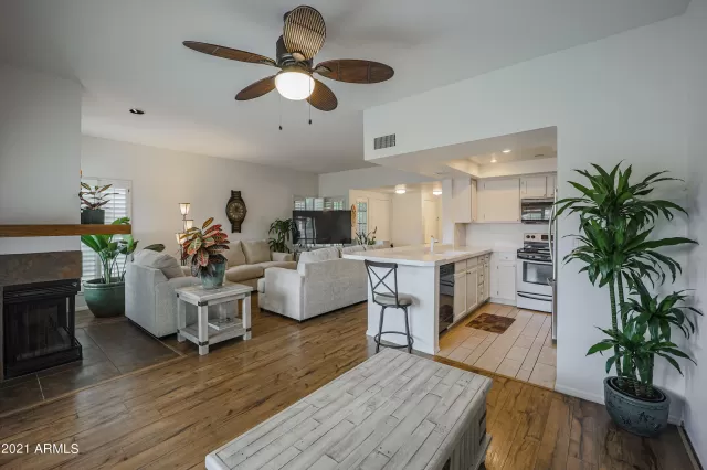 MLS: 6300099 Condo For Sale