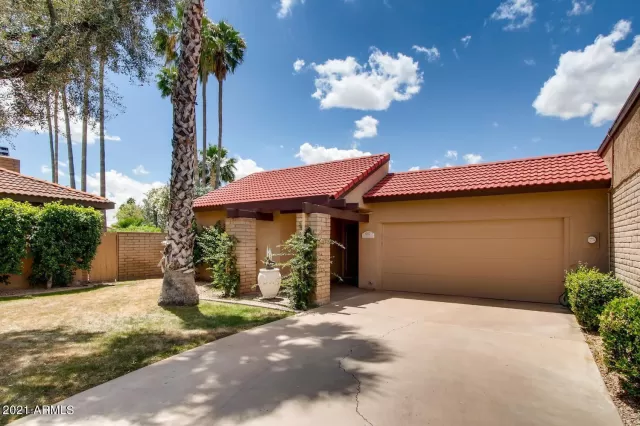 MLS: 6300111 Condo For Sale