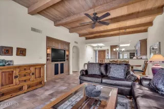 Photo #5: 6300221 Listing