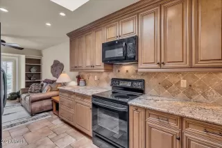 Photo #6: 6300221 Listing