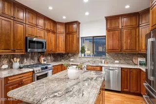Photo #6: 6300281 Listing