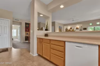 Photo #5: 6300783 Listing