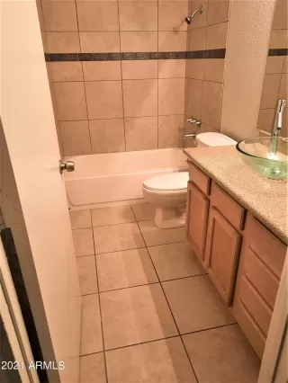 Photo #4: 6301008 Listing