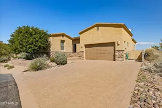 Photo #3: 6301045 Listing