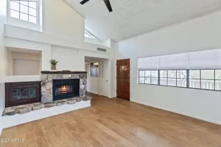 Photo #5: 6301304 Listing