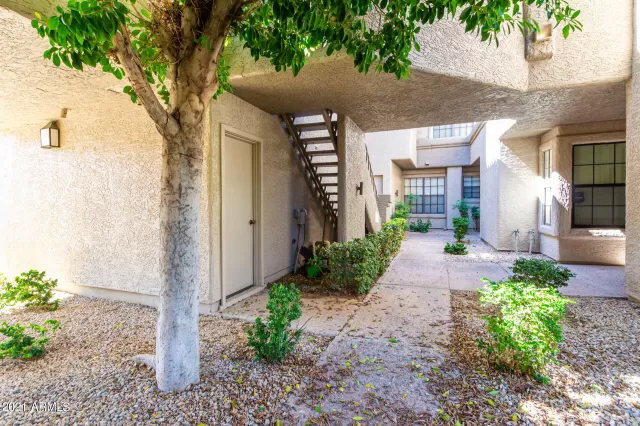 MLS: 6301333 Condo For Sale