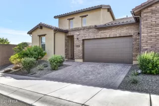 Photo #2: 6301343 Listing