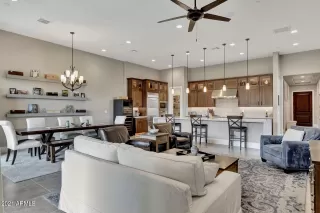 Photo #6: 6301343 Listing