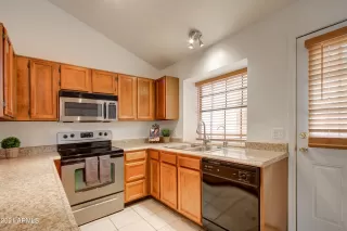 Photo #6: 6301457 Listing