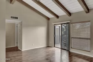 Photo #5: 6301887 Listing 