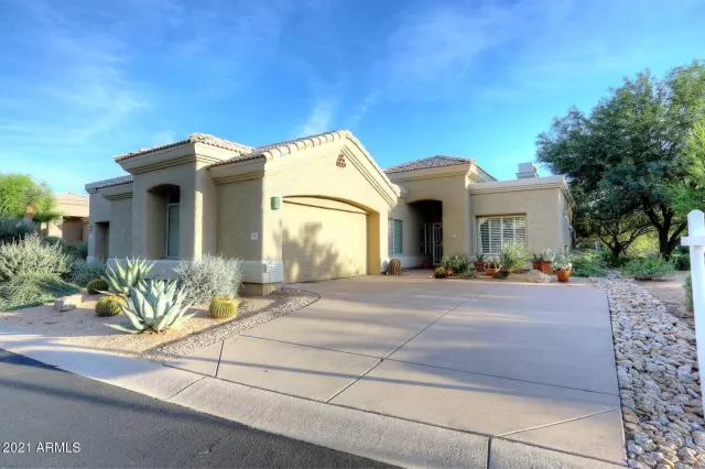 MLS: 6302686 Condo For Sale