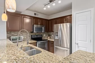 Photo #4: 6303023 Listing