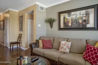 Photo #6: 6303101 Listing