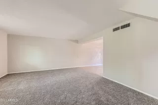 Photo #5: 6303659 Listing