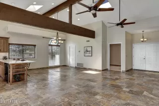 Photo #6: 6303866 Listing 