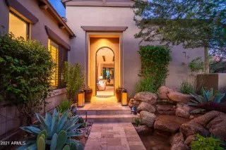 Photo #5: 6304589 Listing