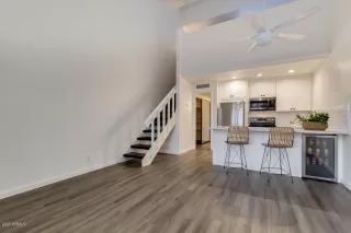 Photo #2: 6304683 Listing