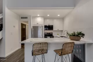 Photo #5: 6304683 Listing