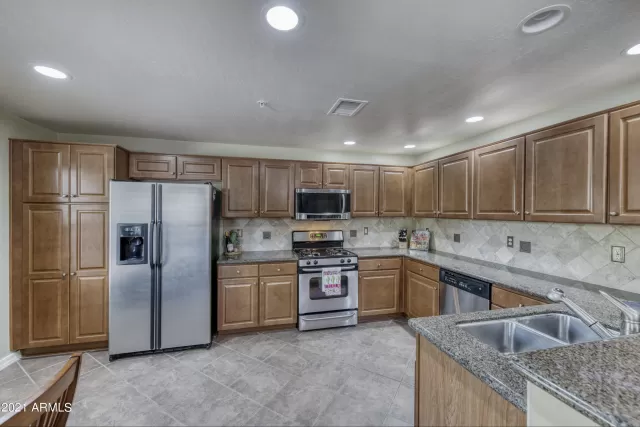 MLS: 6305500 Condo For Sale