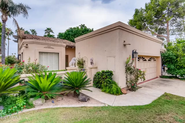 MLS: 6305725 Condo For Sale