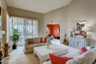 Photo #6: 6305725 Listing