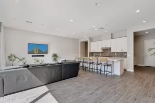 Photo #2: 6305798 Listing