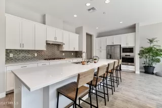 Photo #6: 6305798 Listing