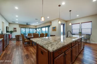 Photo #5: 6307158 Listing 