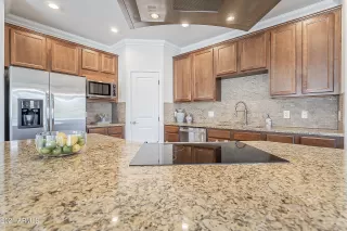 Photo #3: 6307415 Listing