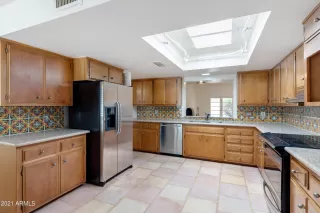 Photo #5: 6307874 Listing 