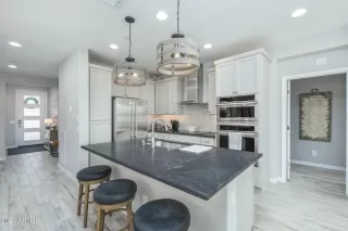 Photo #5: 6307974 Listing
