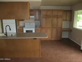 Photo #5: 6308672 Listing