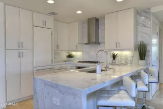 Photo #4: 6308973 Listing