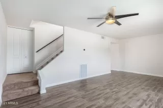 Photo #5: 6309199 Listing