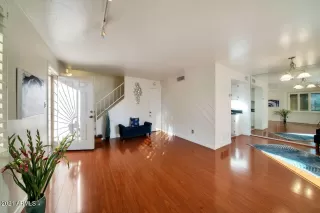 Photo #6: 6309629 Listing