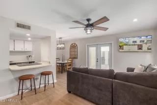 Photo #6: 6309635 Listing