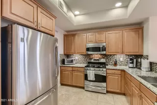 Photo #5: 6309698 Listing