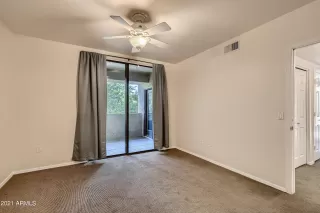 Photo #6: 6309926 Listing