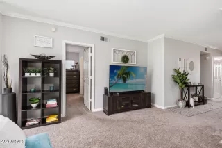 Photo #3: 6310256 Listing