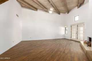 Photo #6: 6310413 Listing